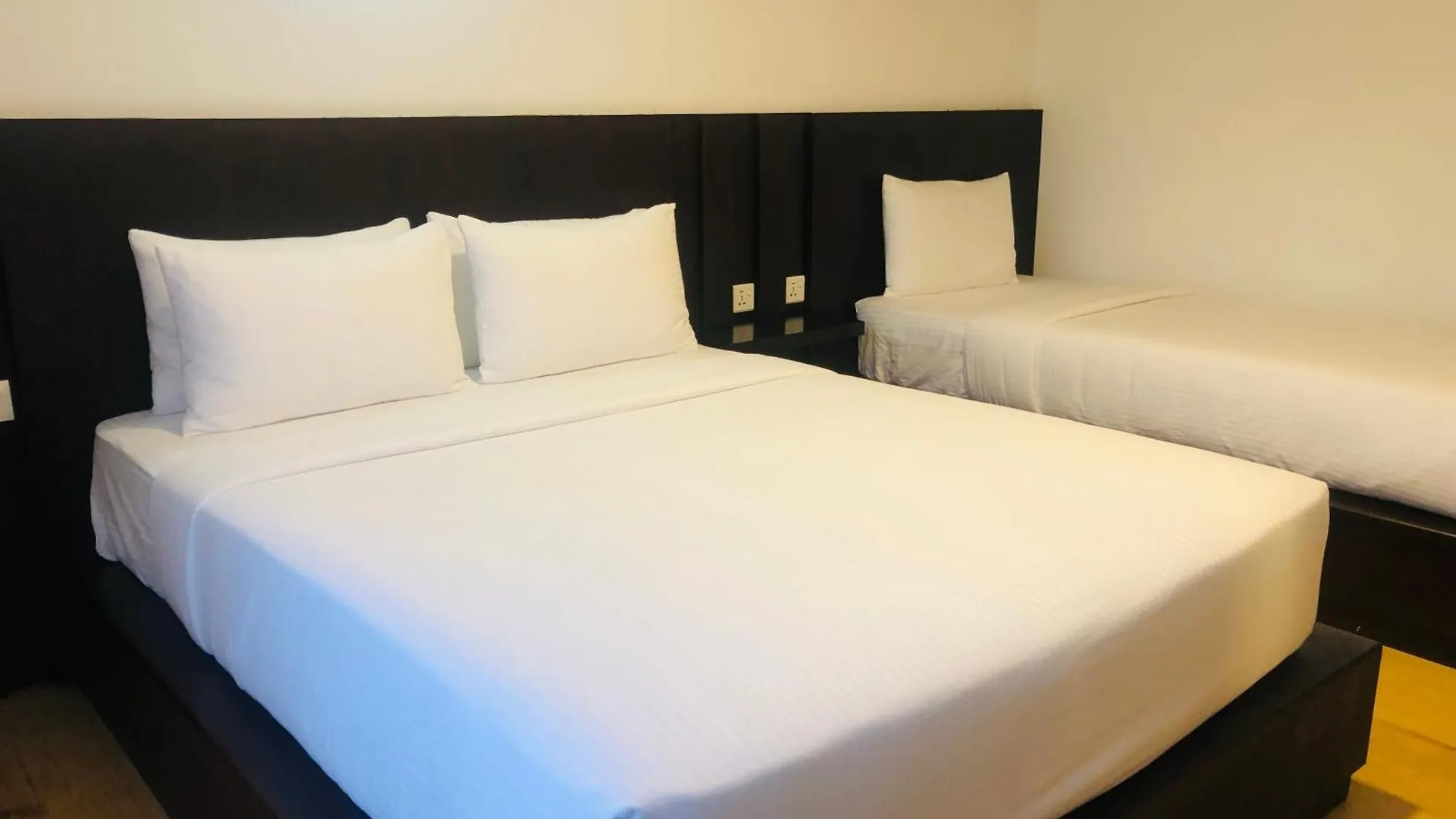 R21 Nuwara Eliya Hotel