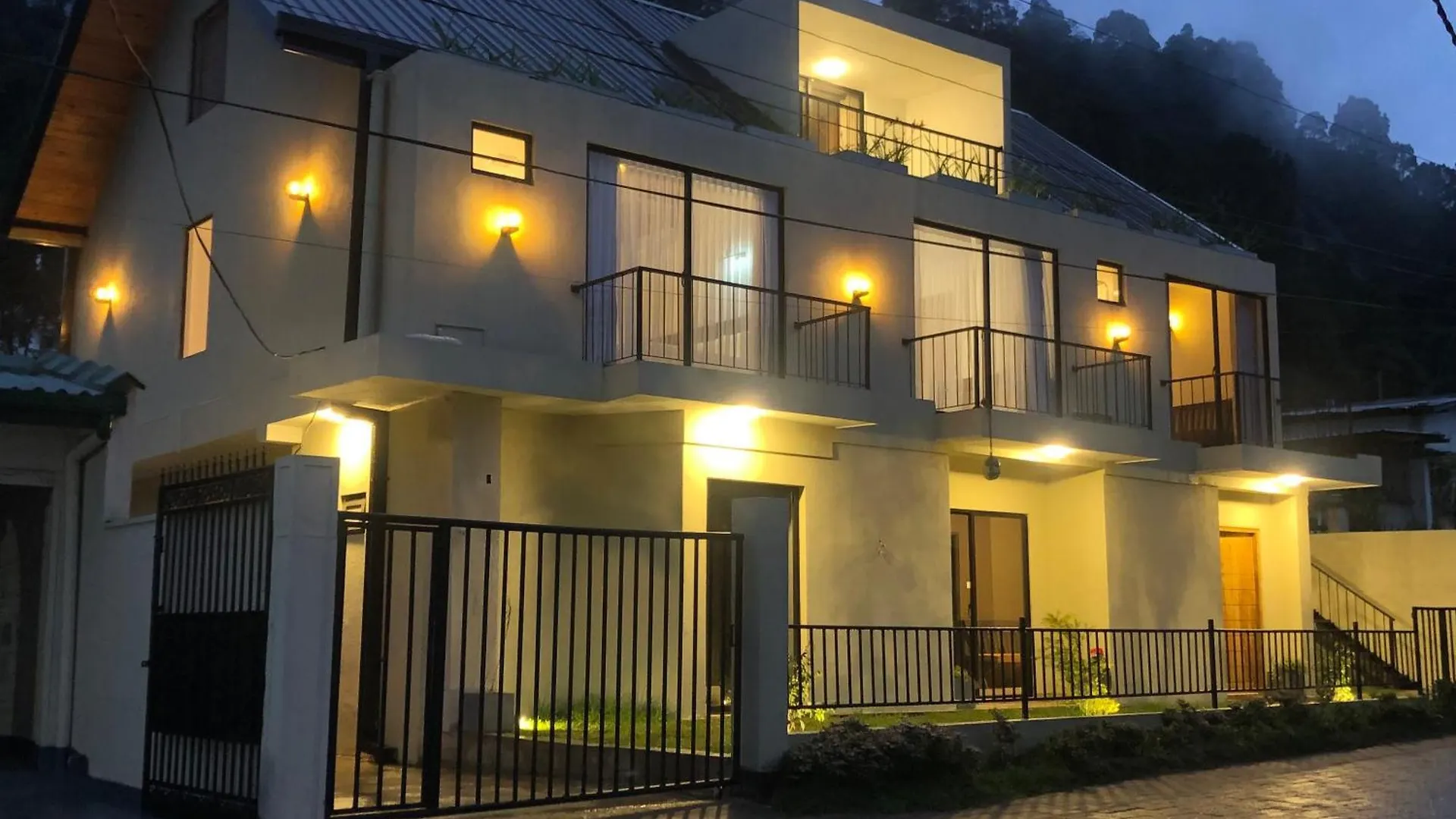 R21 Nuwara Eliya Hotel