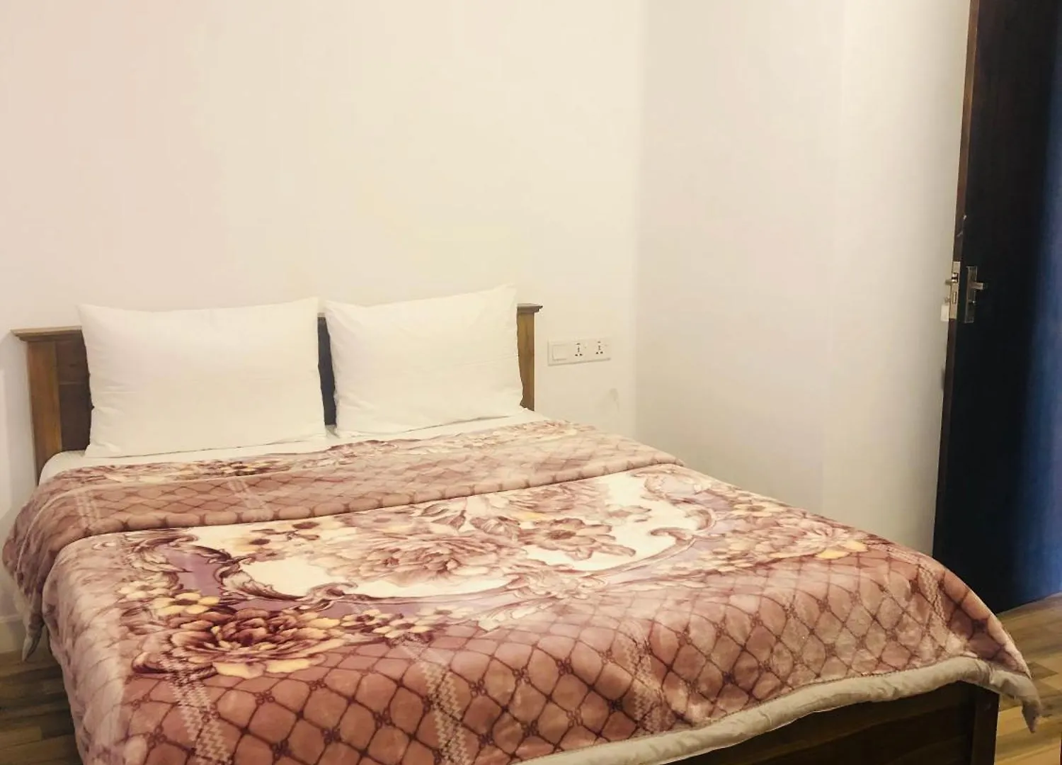 Guest house R21 Nuwara Eliya Hotel